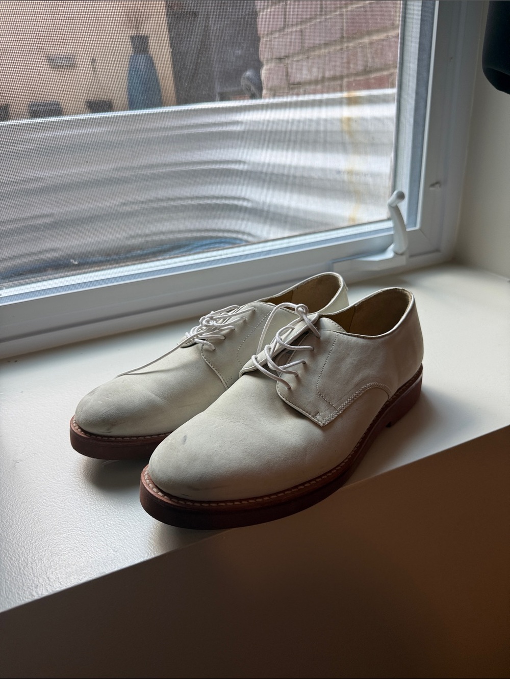 Brooks Brothers Off-White Derby Shoes with Brown Sole
